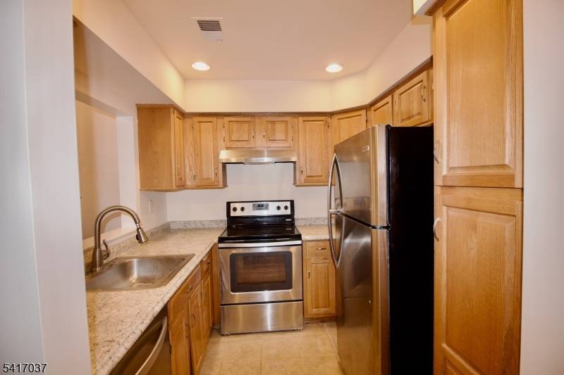 32 Spruce Court, Bedminster Twp., NJ 07921