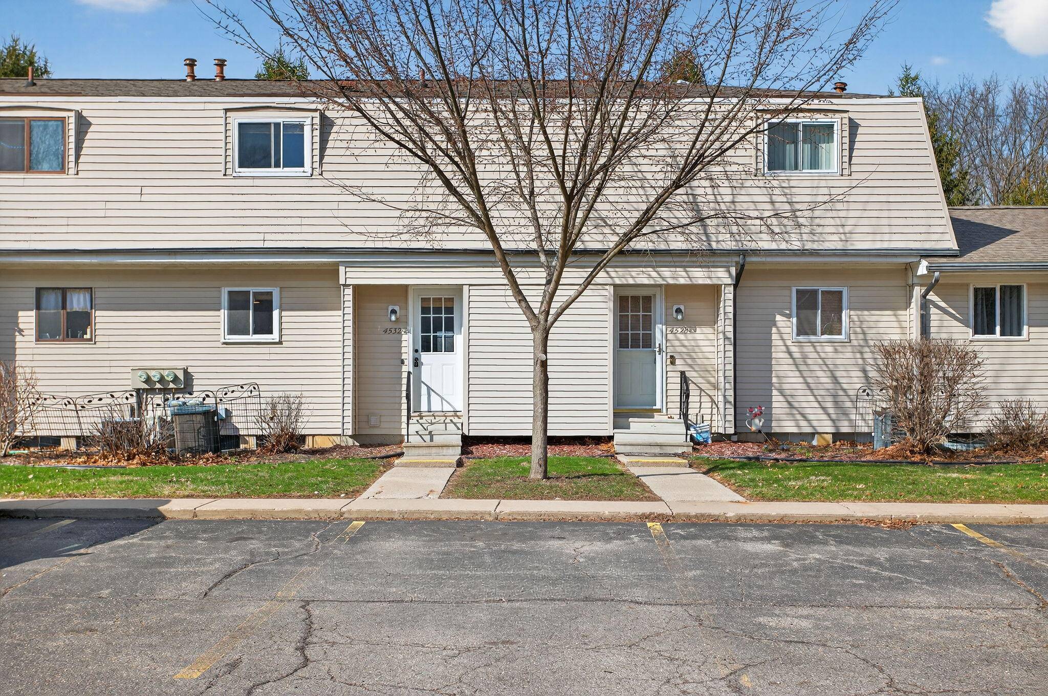 4532 Westbrook DR, Spring Arbor Twp, MI 49201