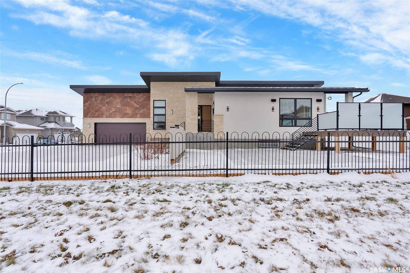 8267 Wascana Gardens POINT, Regina, SK S4V 1G8