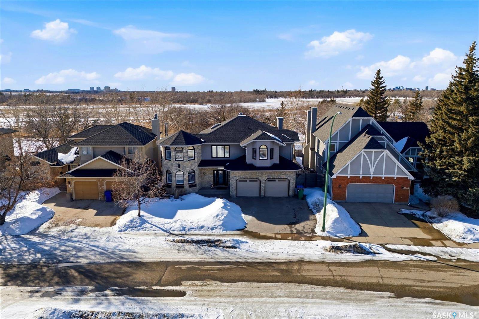 3606 Selinger CRESCENT, Regina, SK S4V 2H6