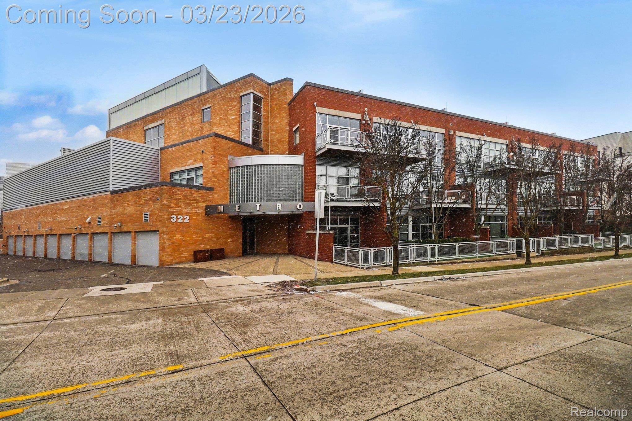 322 E Harrison AVE, Royal Oak Charter Township, MI 48067