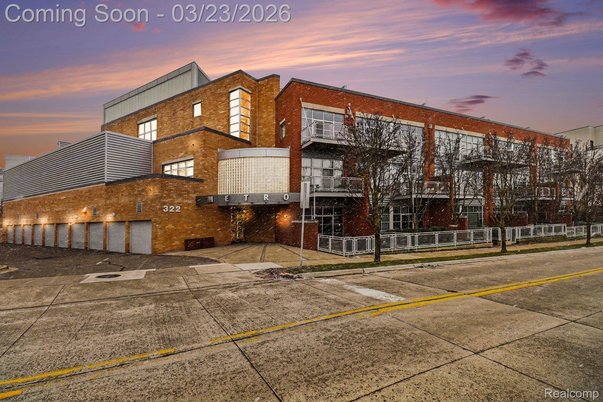 322 E Harrison AVE, Royal Oak Charter Township, MI 48067