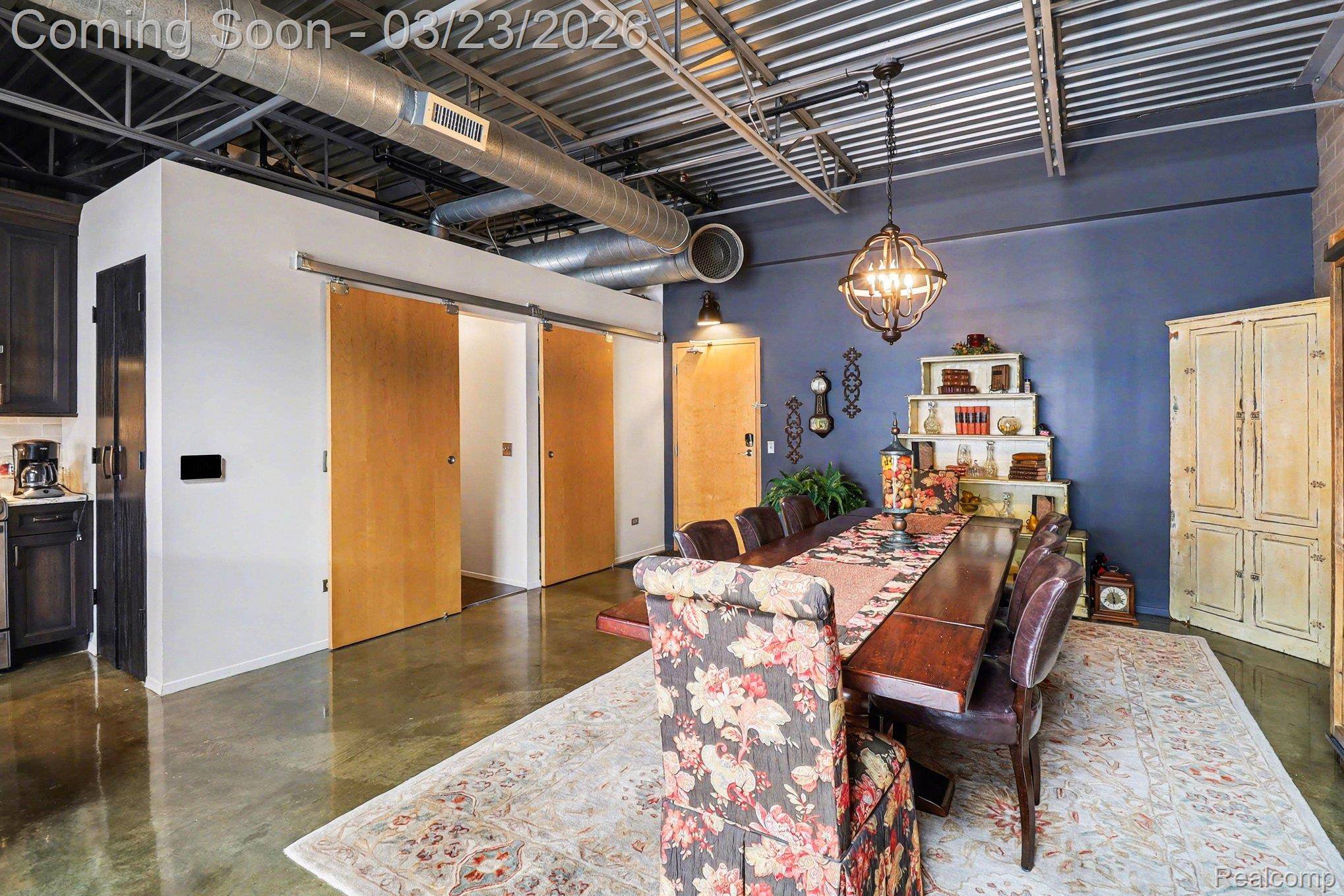 322 E Harrison AVE, Royal Oak Charter Township, MI 48067