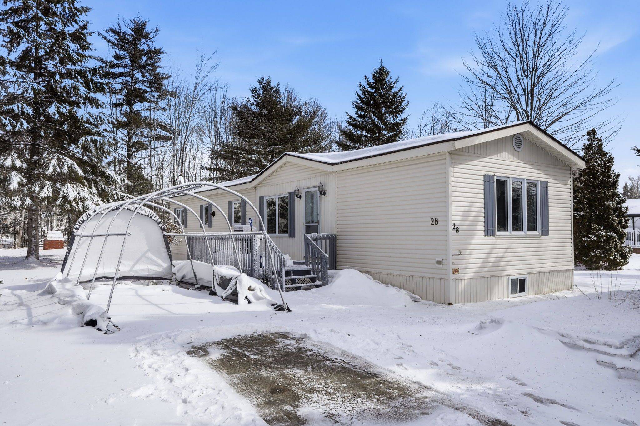 28-5279 County road 17 HWY, Alfred And Plantagenet, ON K0B 1A0