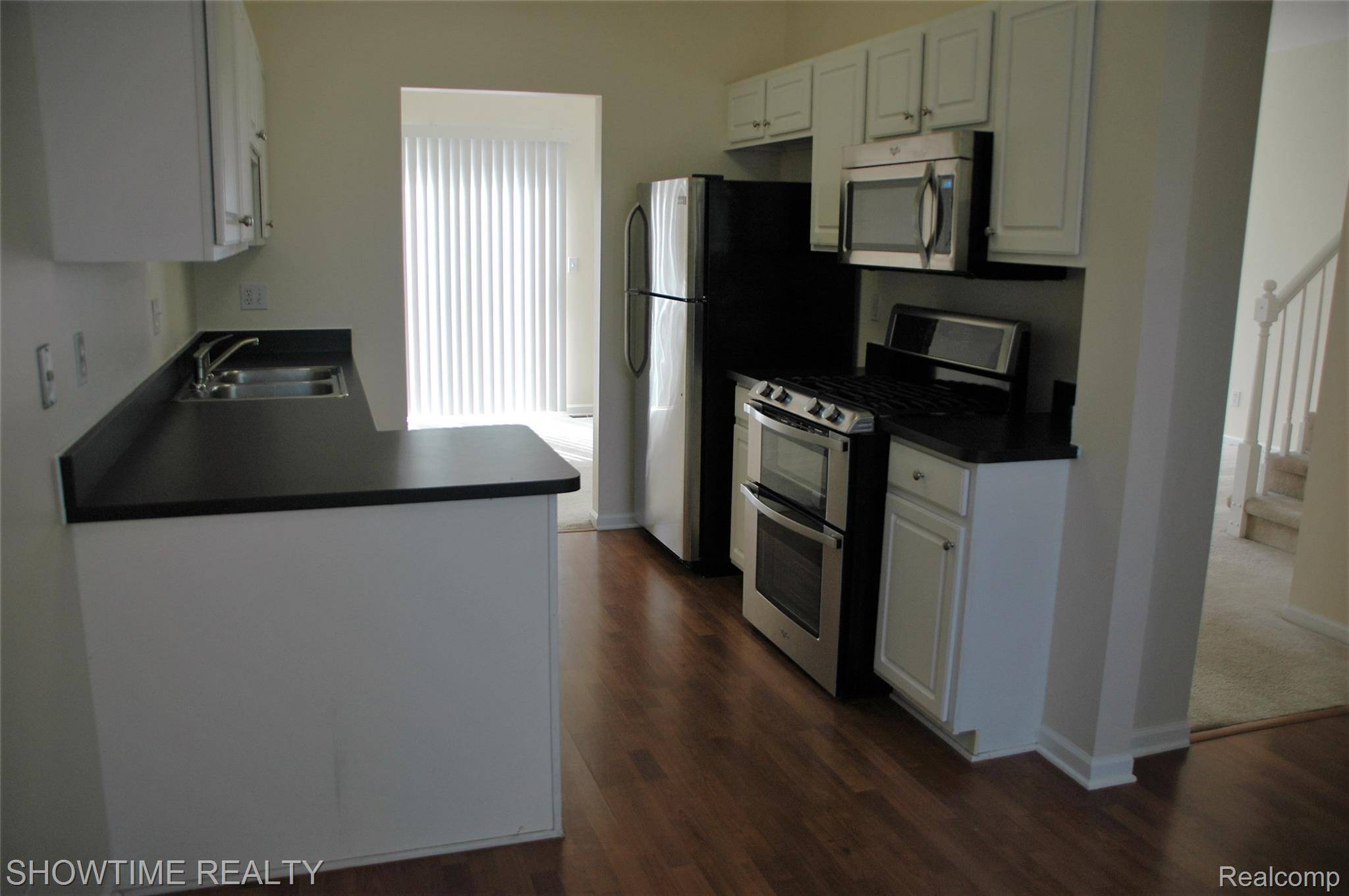 1238 University DR, Pontiac, MI 48342