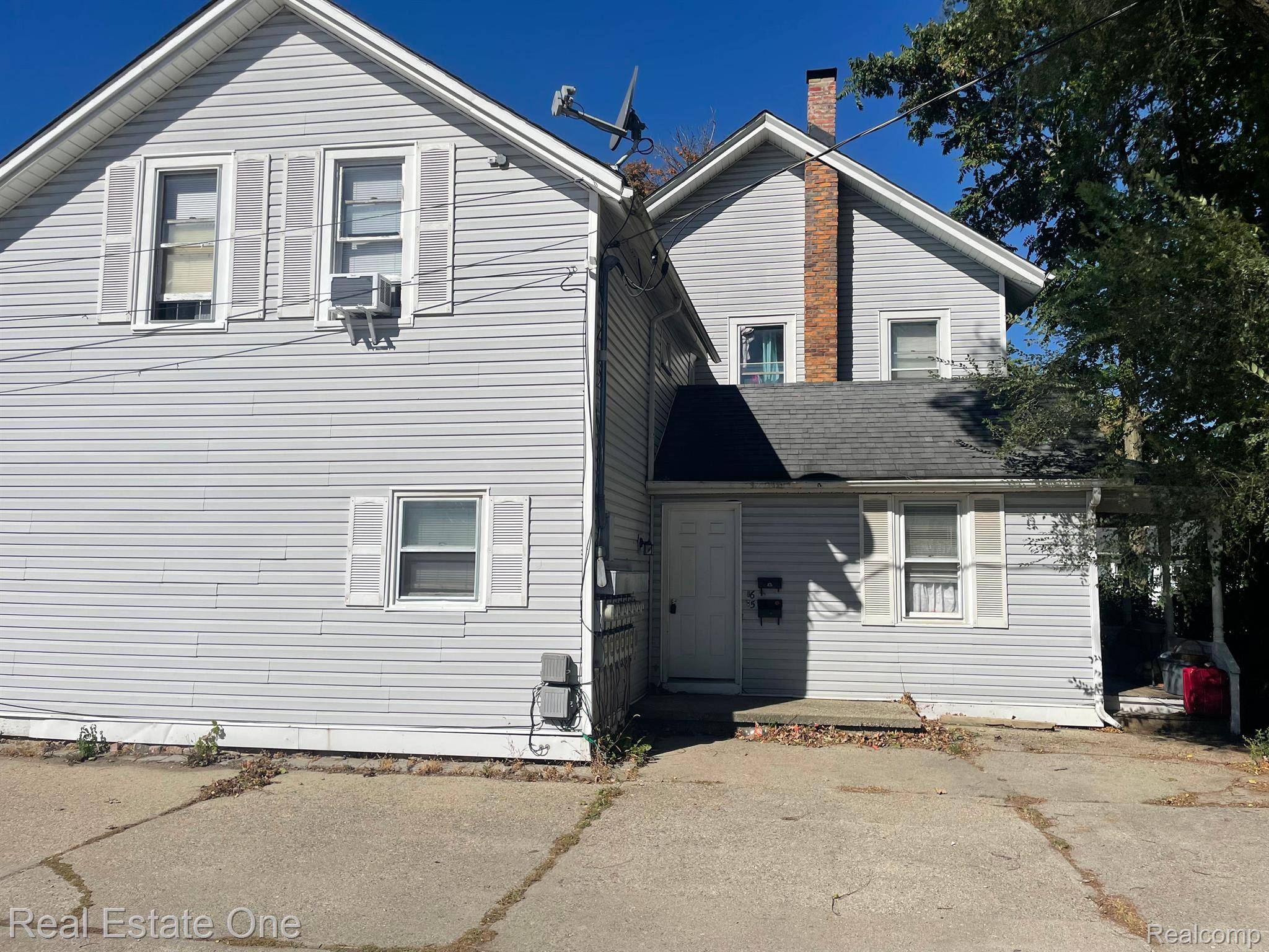47 Pope ST, Lapeer, MI 48446