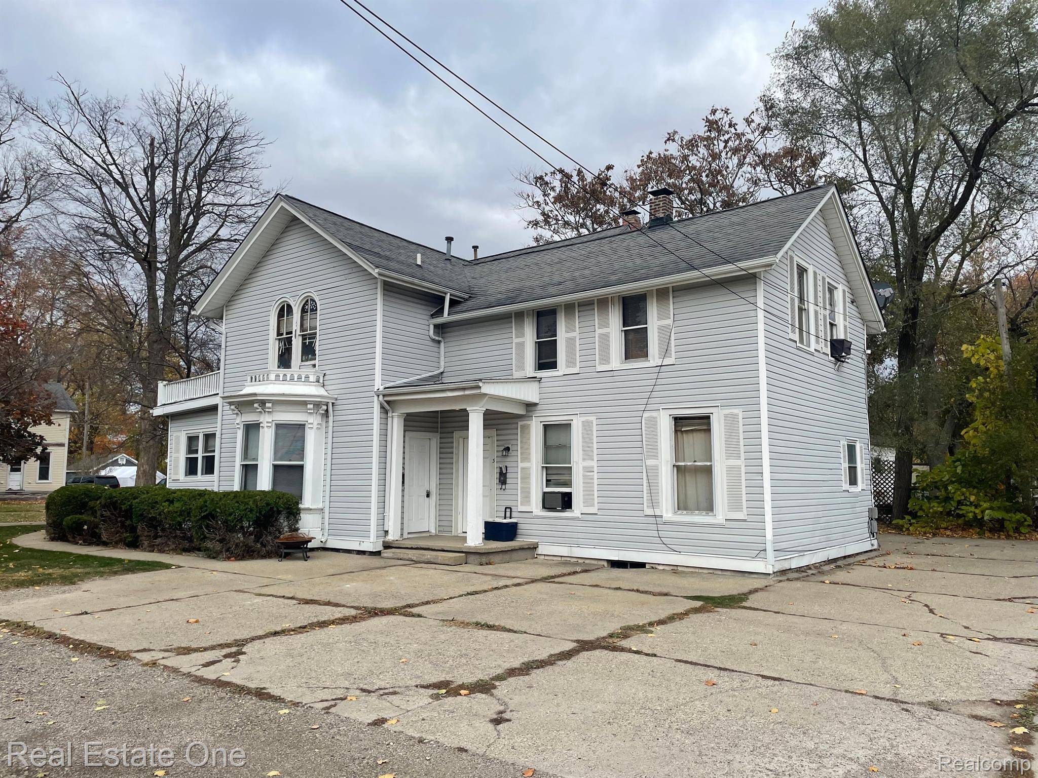 47 Pope ST, Lapeer, MI 48446