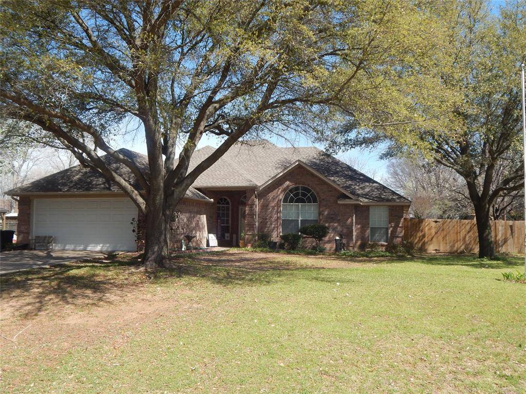 813 Emily Trail, Azle, TX 76020