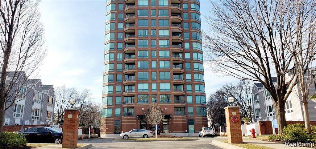 3320 SPINNAKER (18B) LN, Detroit, MI 48207