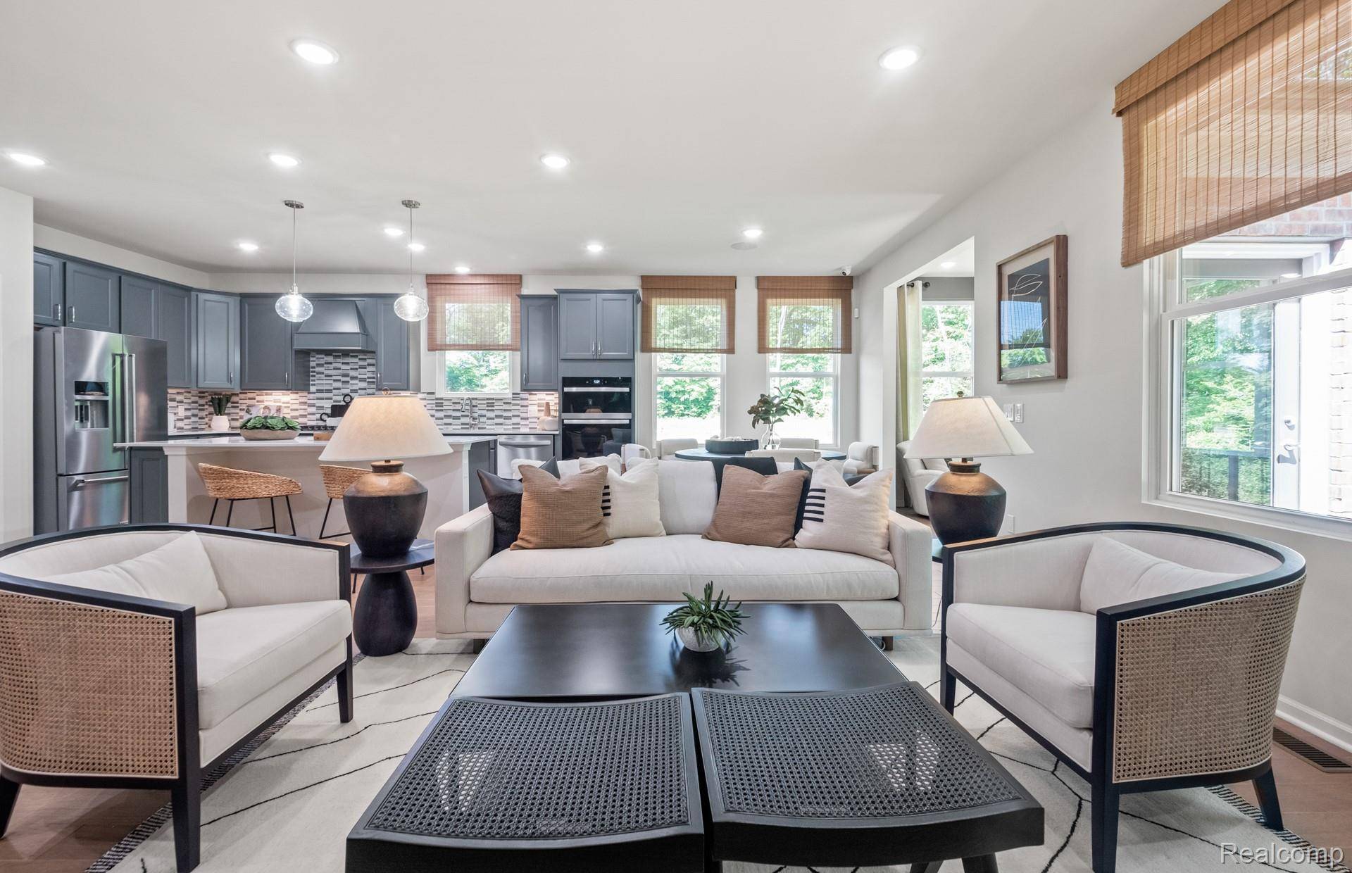 55789 Oak Pointe DR, Shelby Charter Township, MI 48315