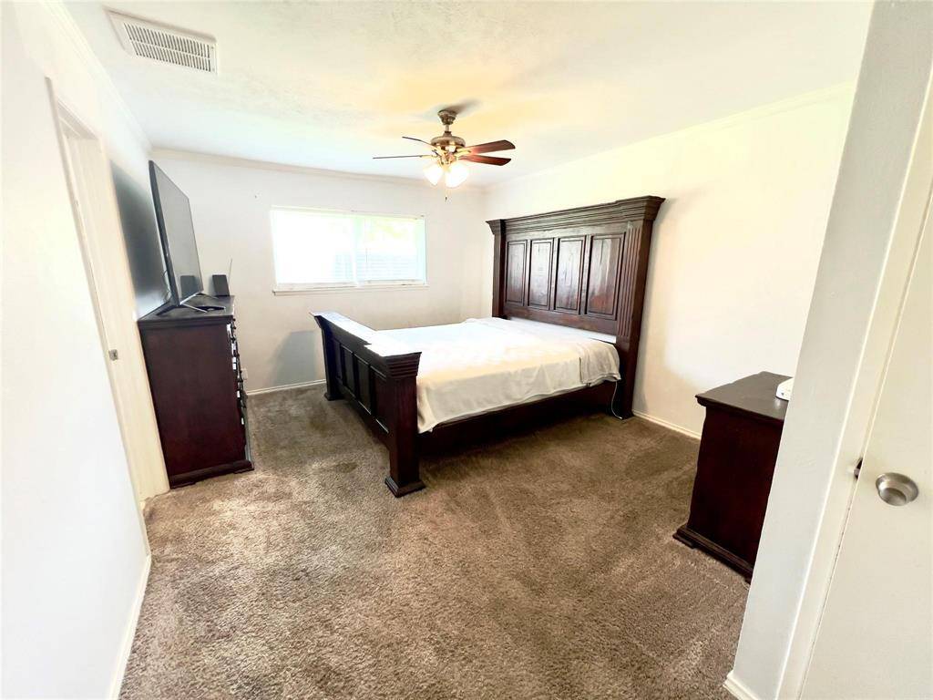 2902 Rayswood Drive, Carrollton, TX 75007