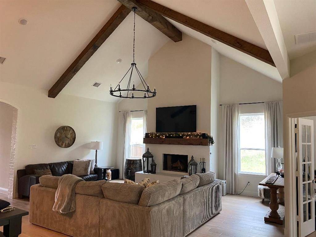 816 E JOCKEY, Willow Park, TX 76087