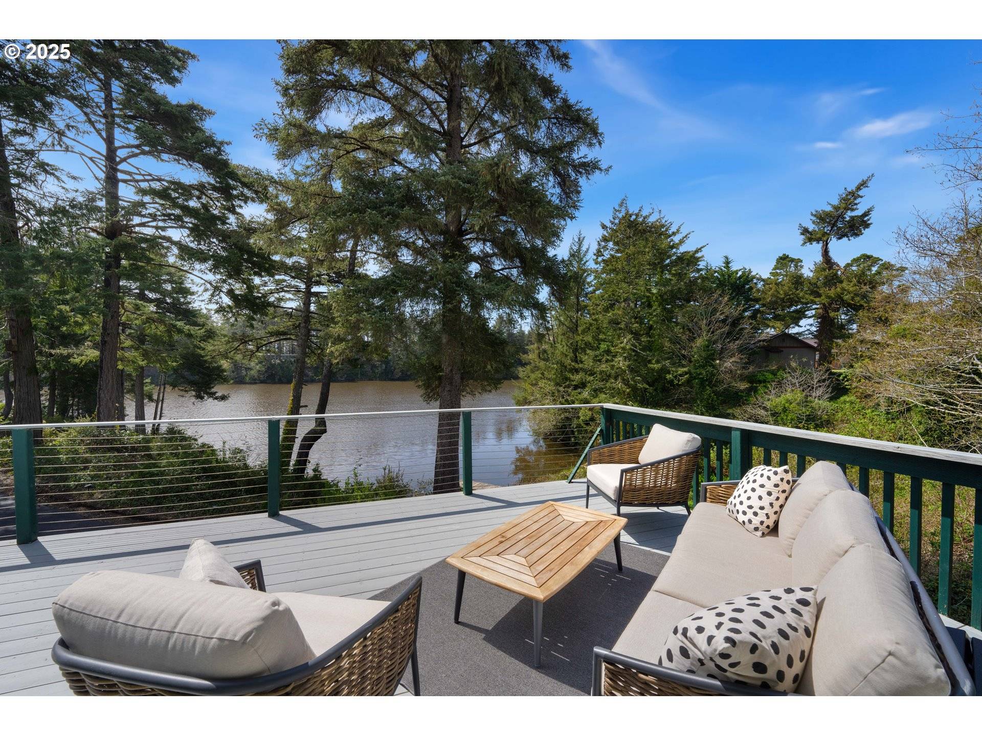 53461 SAFE RD, Bandon, OR 97411