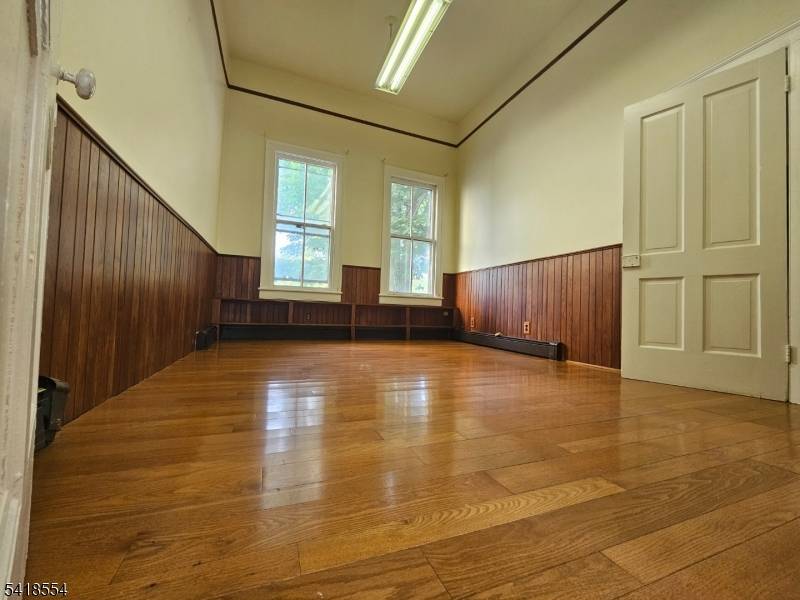 325 Front St, Belvidere Twp., NJ 07823