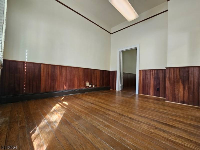 325 Front St, Belvidere Twp., NJ 07823