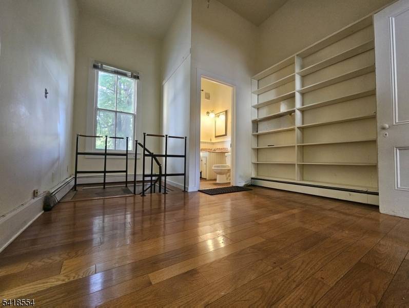 325 Front St, Belvidere Twp., NJ 07823