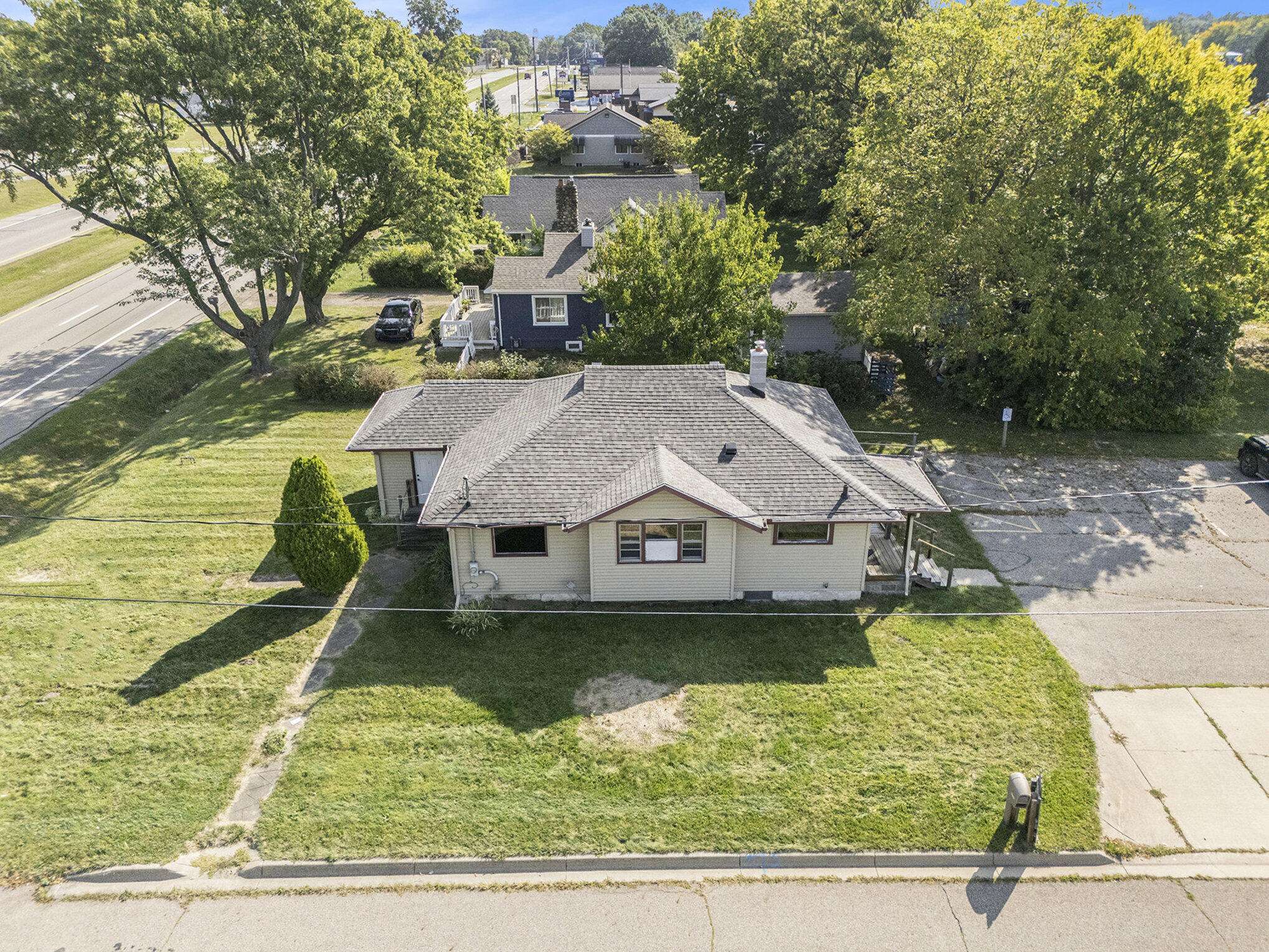 2963 W Dickman RD, Springfield City, MI 49037