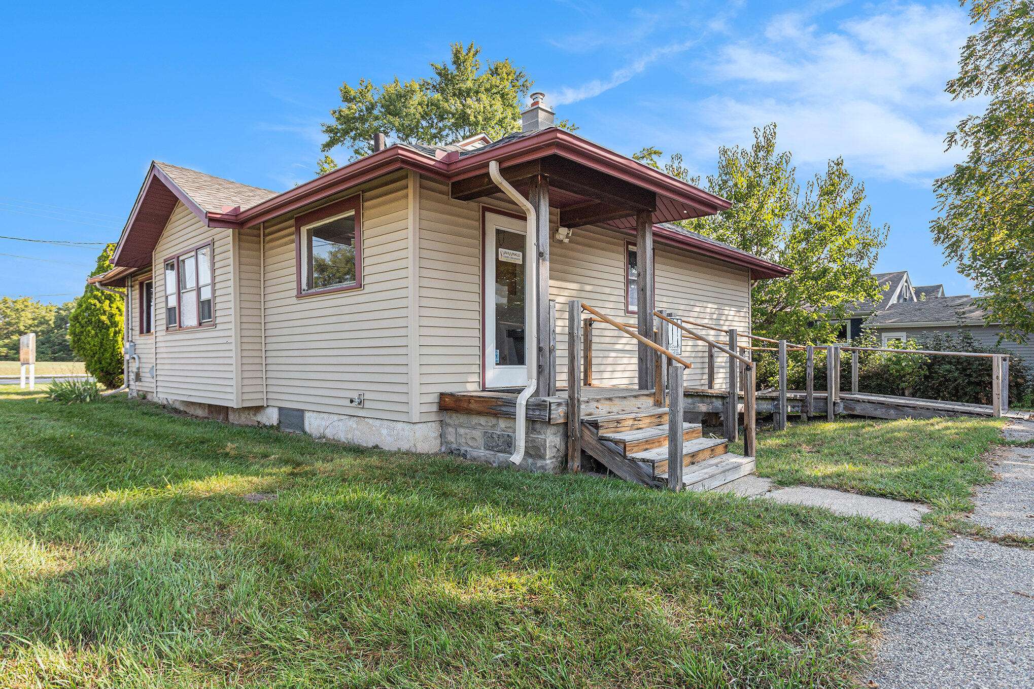 2963 W Dickman RD, Springfield City, MI 49037