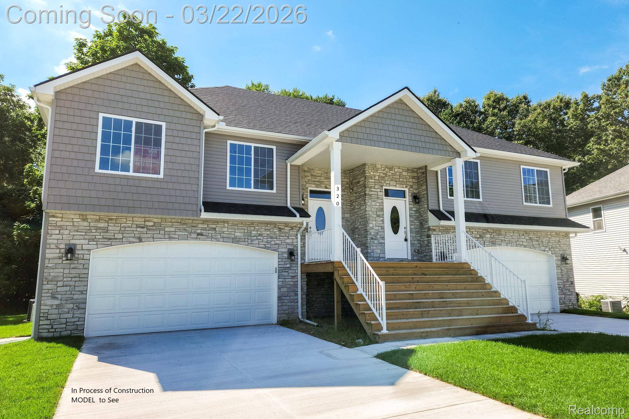 295 Whispering Pines DR #13, Fenton, MI 48430