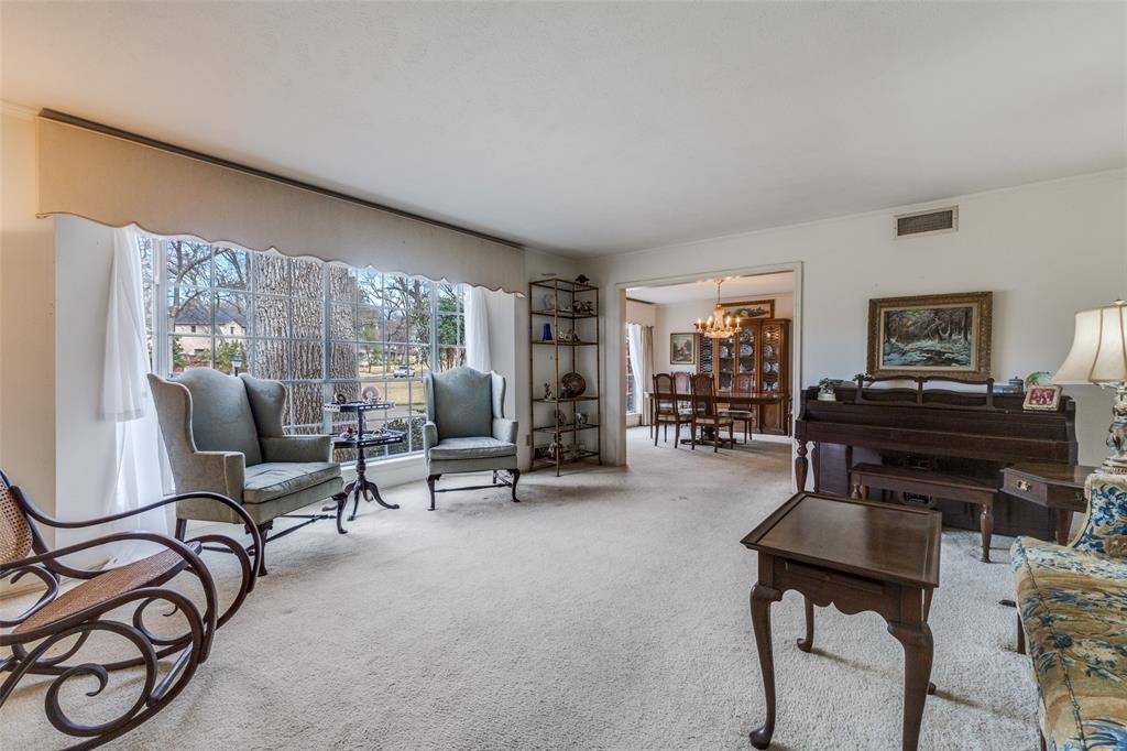 1005 Forest Grove Drive, Dallas, TX 75218