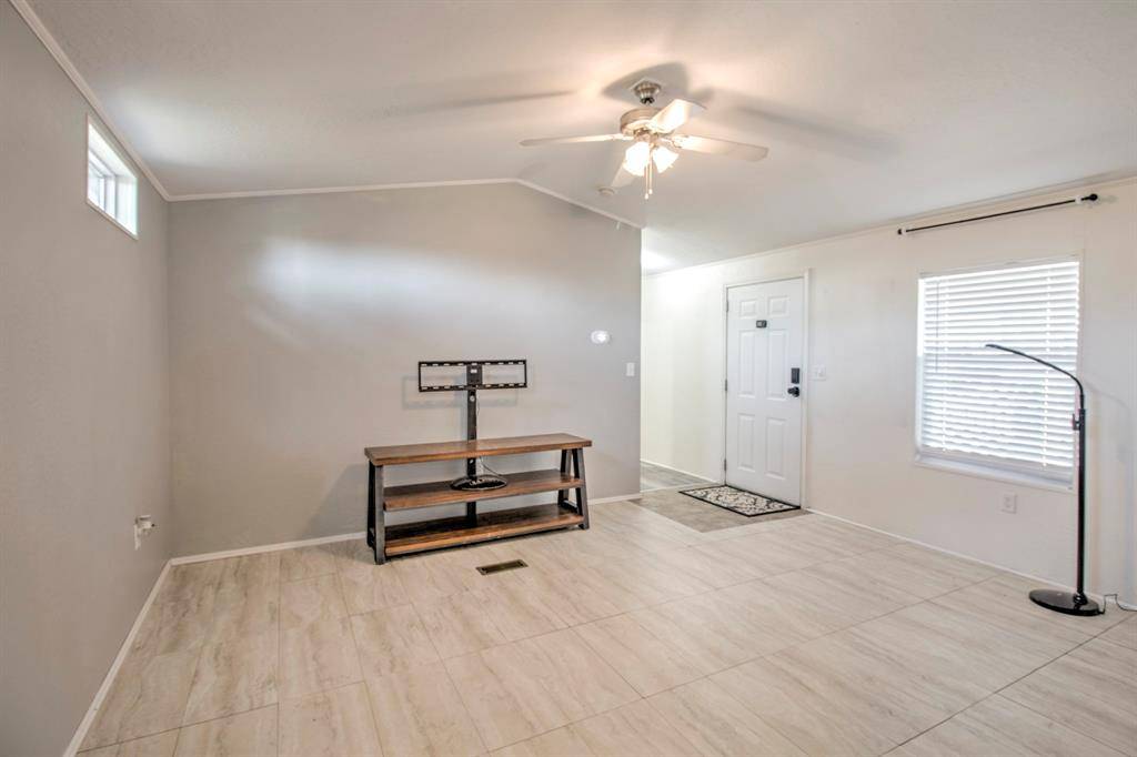 775 Whitaker Circle, Gordonville, TX 76245