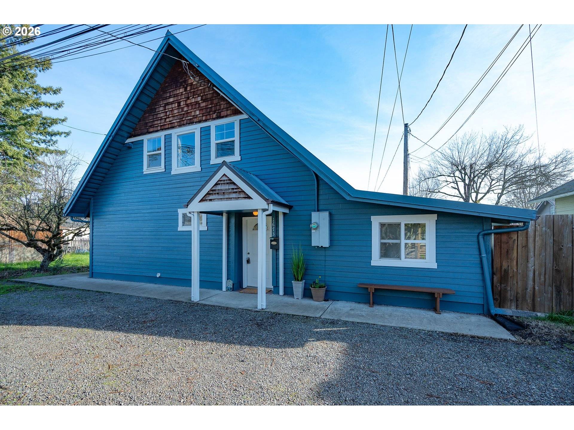 1673 OLIVE ALY, Eugene, OR 97401