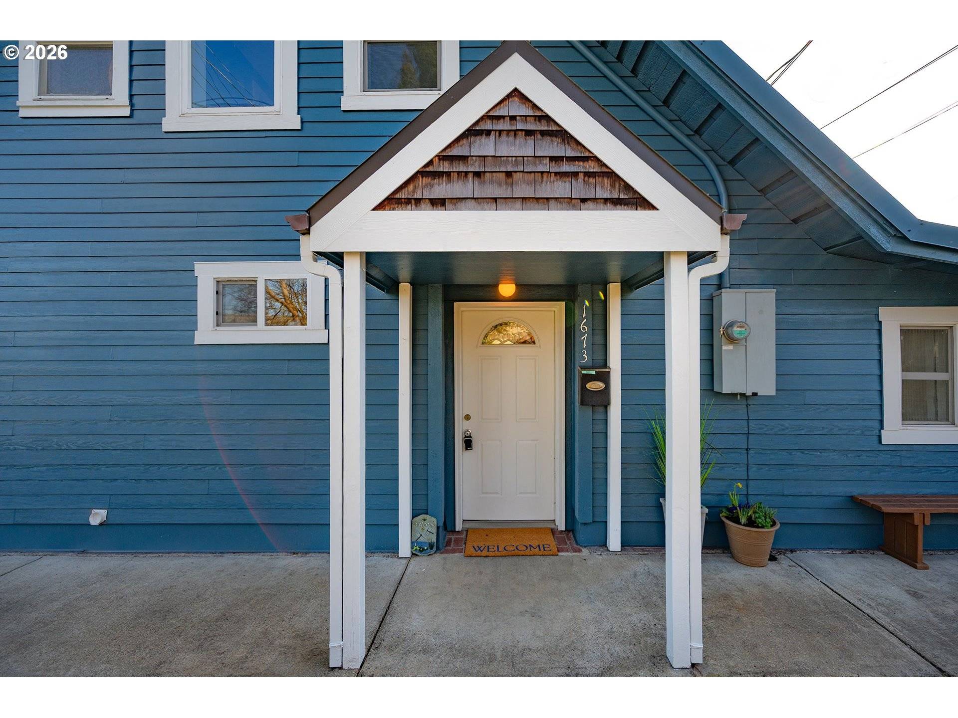 1673 OLIVE ALY, Eugene, OR 97401