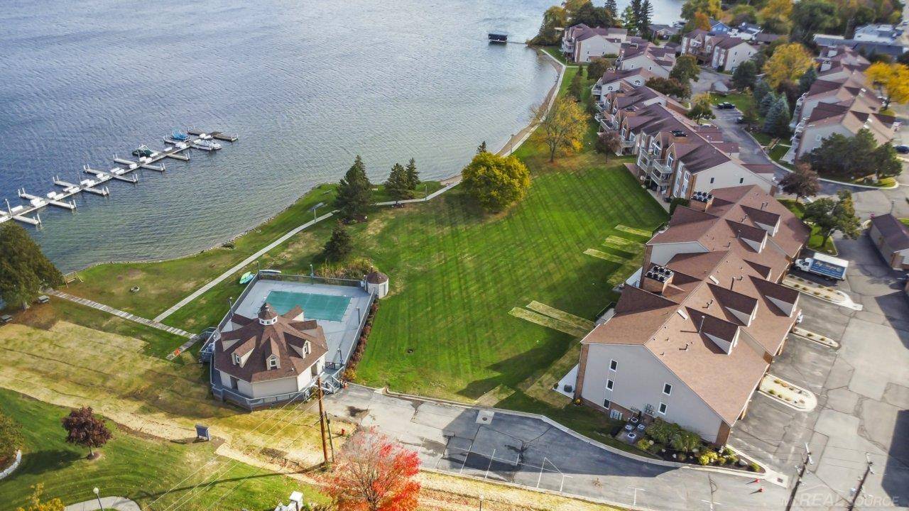 3432 Loon Lake CT, Waterford Twp, MI 48329