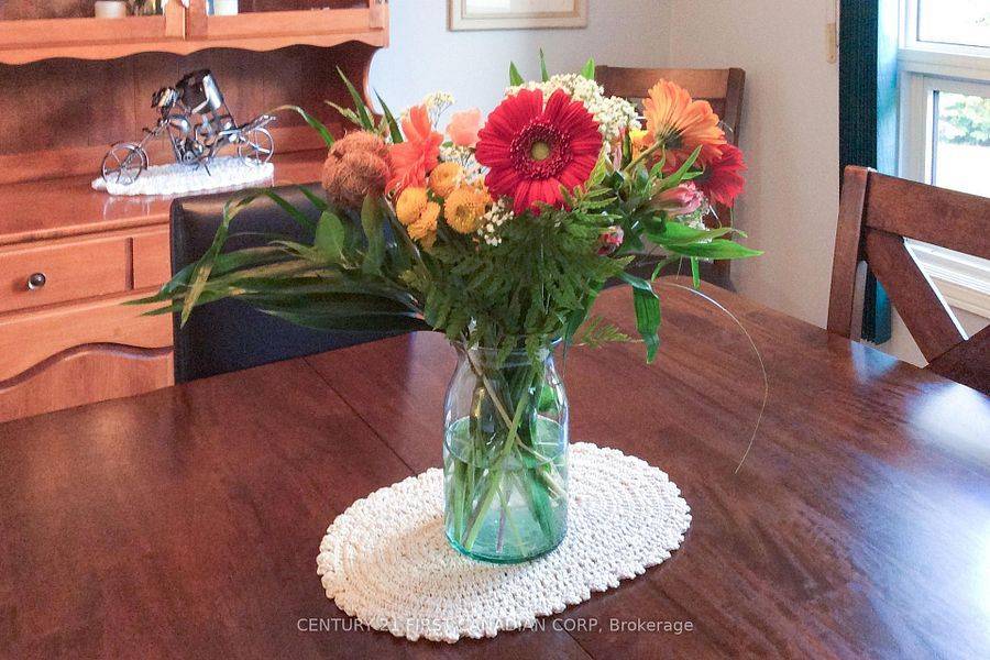 106 Angelo DR, West Elgin, ON N0L 2P0