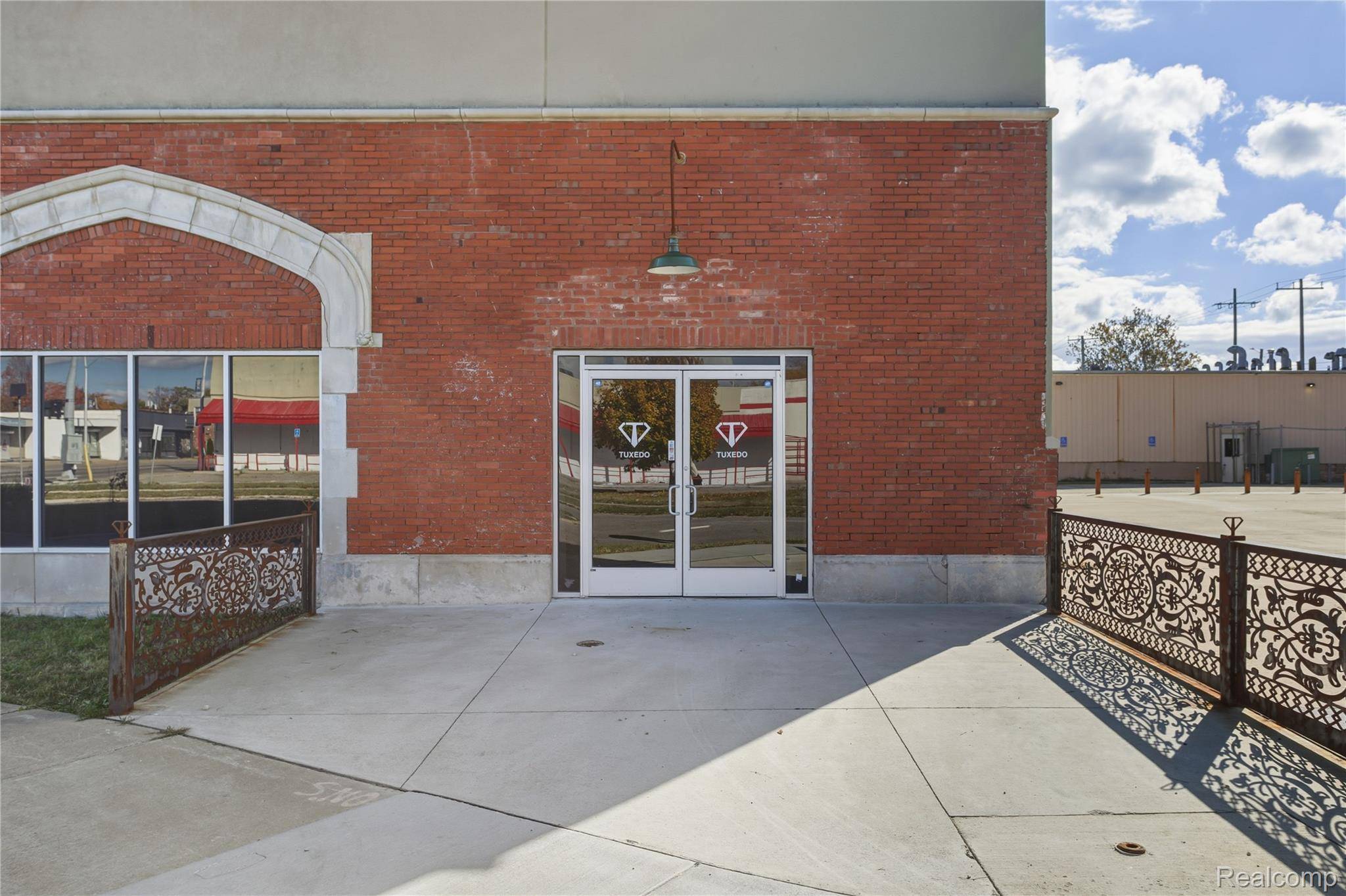 11745 Woodward AVE, Highland Park, MI 48203