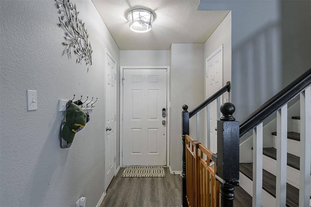 1575 Sandhurst Drive, Waxahachie, TX 75165