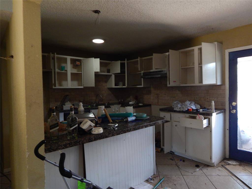 415 Buffalo Drive, Arlington, TX 76013