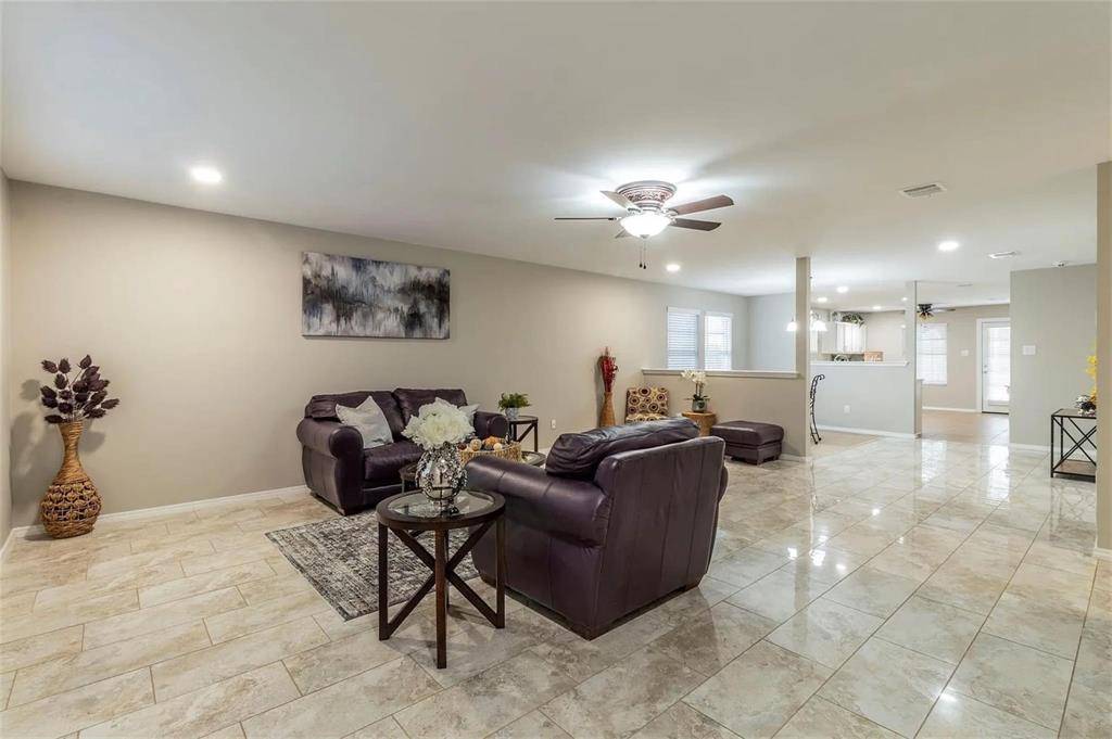 2912 Santa Sabina, Grand Prairie, TX 75052