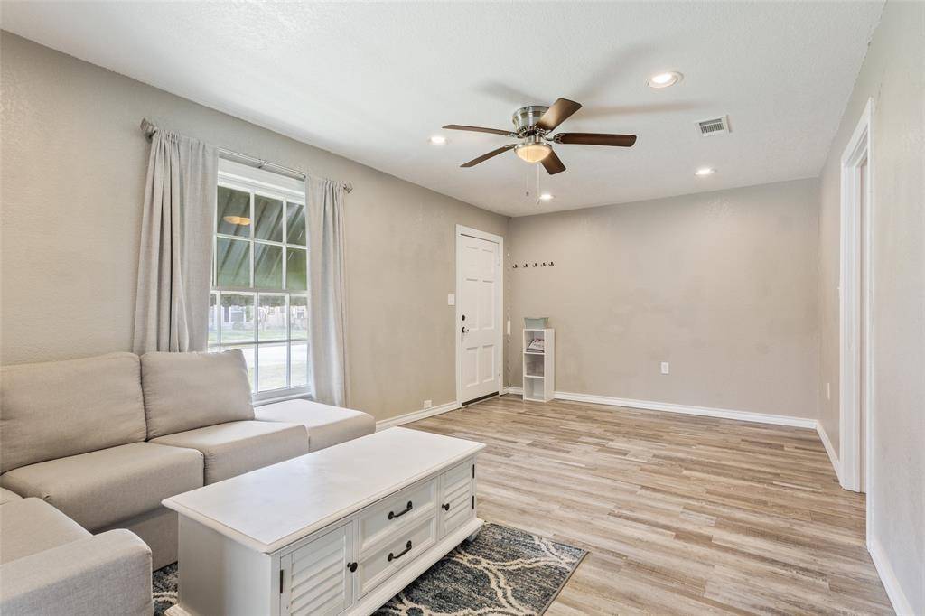 1206 Ashleman Street, Bellmead, TX 76705