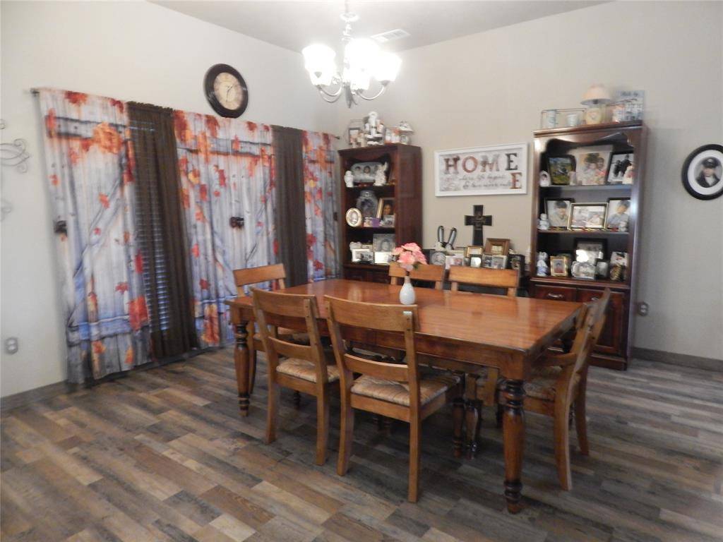 813 Emily Trail, Azle, TX 76020