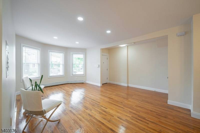 162 Glenwood Ave, Jersey City, NJ 07306
