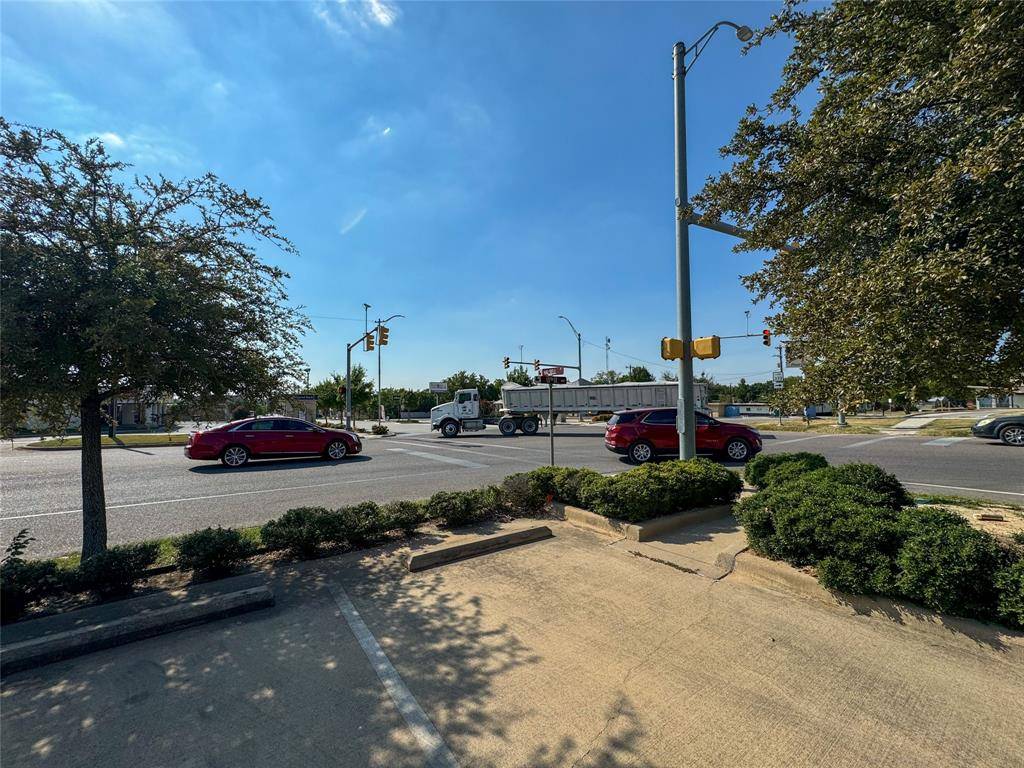 1300 Halsell Street #101, Bridgeport, TX 76426