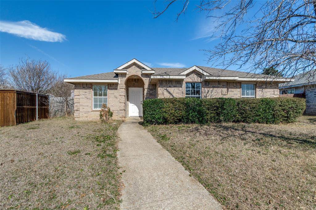 1611 Cedar Bluff Lane, Dallas, TX 75253