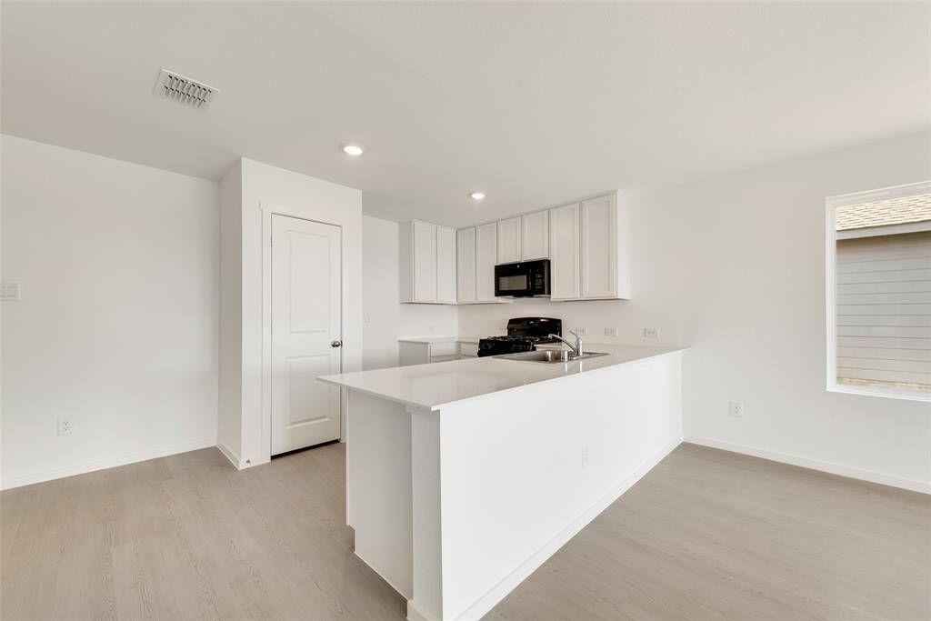 953 Prestonwood Lane, Keene, TX 76059