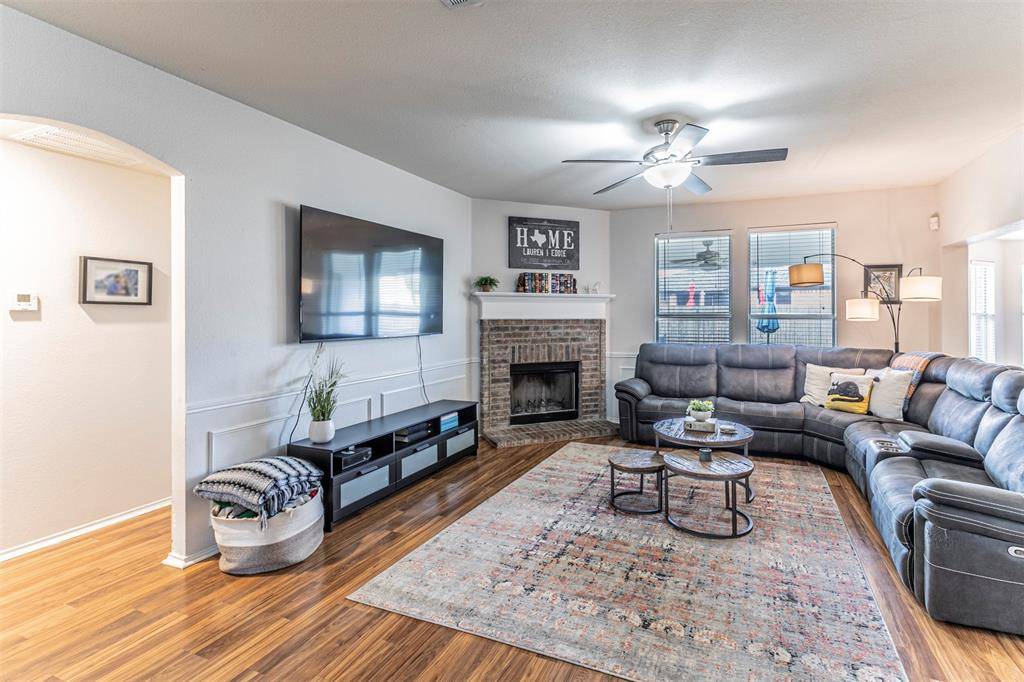 3433 Charing Cross Road, Midlothian, TX 76065