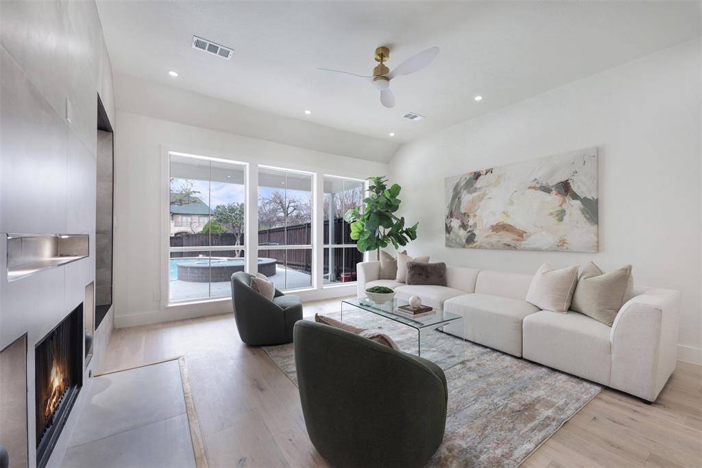 1839 Pecan Grove, Carrollton, TX 75007