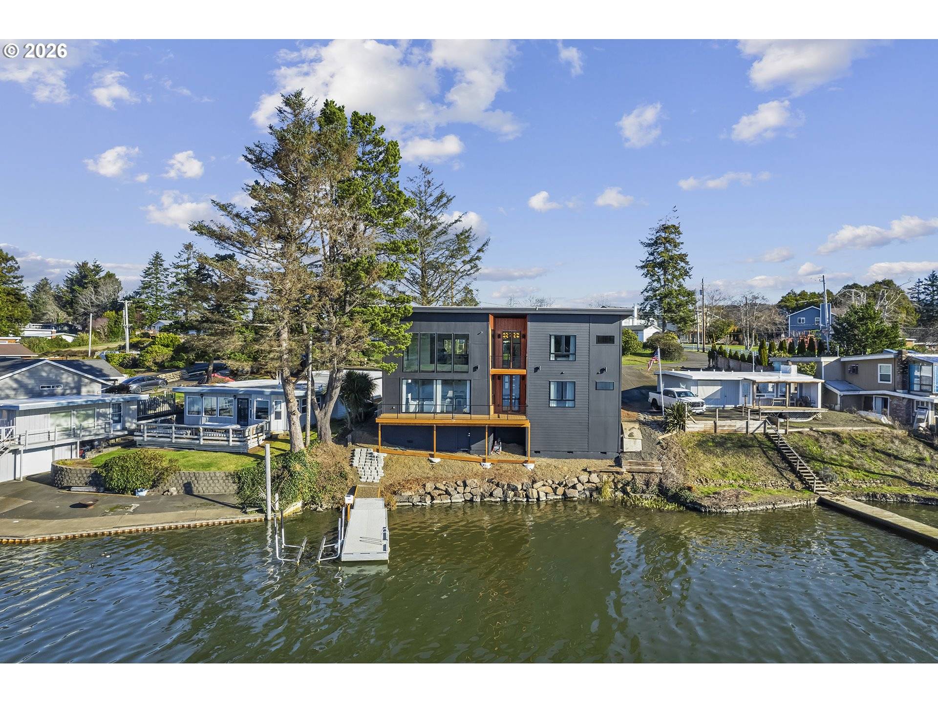 3403 NE JOHNS LOOP, Neotsu, OR 97364