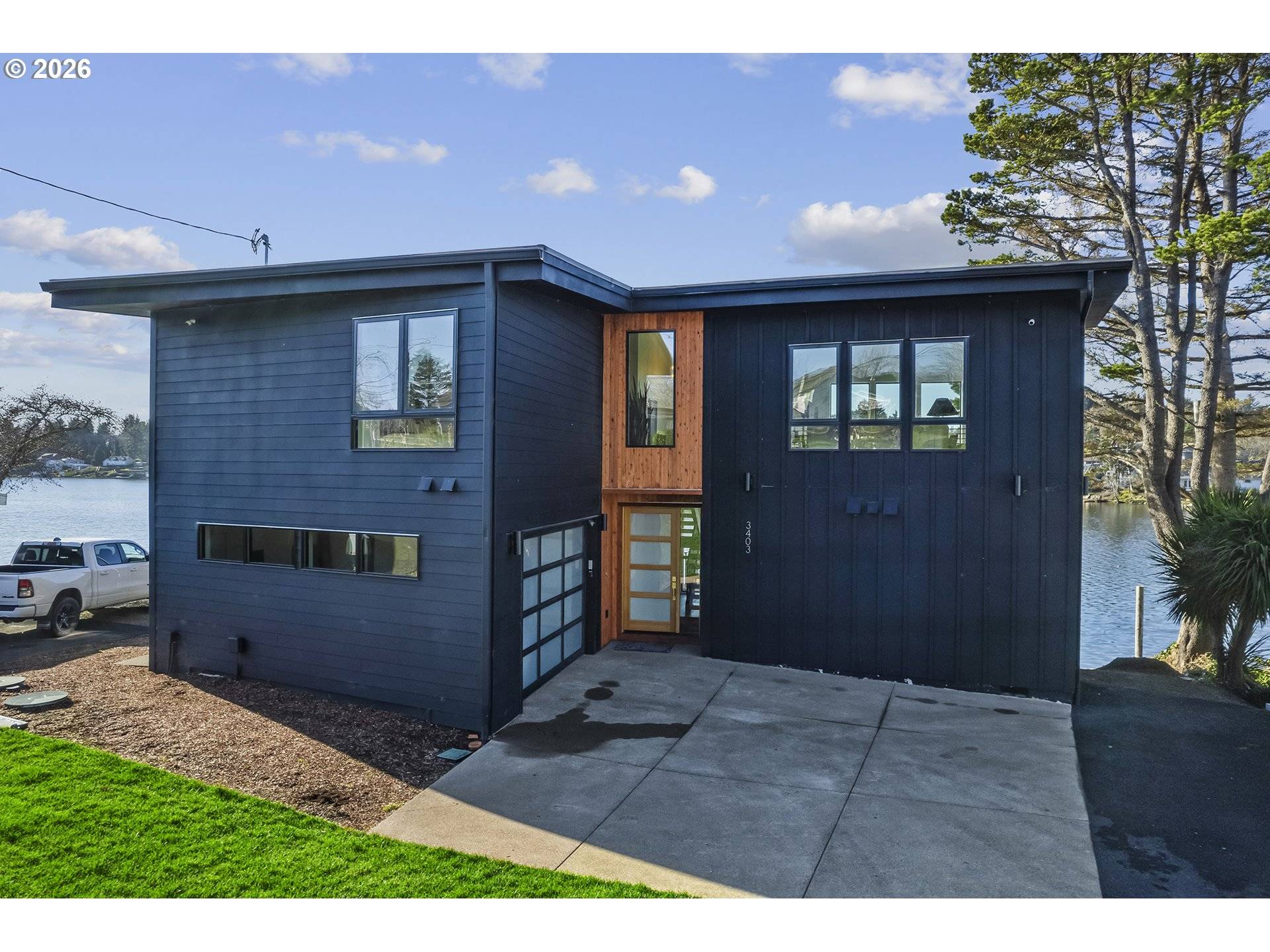 3403 NE JOHNS LOOP, Neotsu, OR 97364