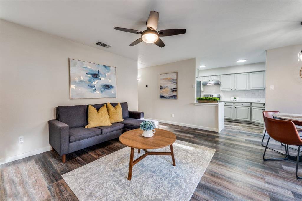 2100 Rainbow Drive #4111, Arlington, TX 76011