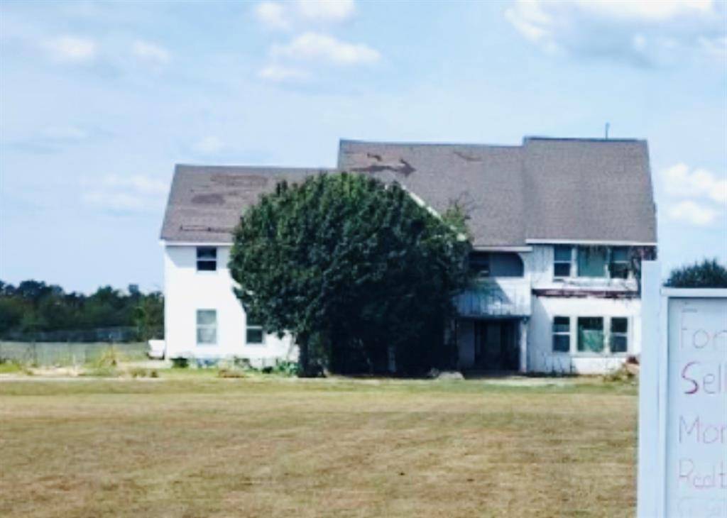 5077 E Line Road, Whitewright, TX 75491