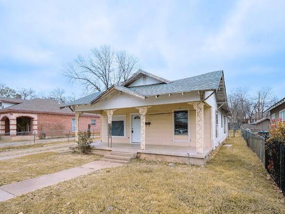 2206 chestnut Avenue, Fort Worth, TX 76164