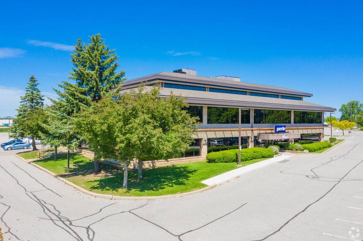 60 Renfrew DR #200, Markham, ON L3R 0E1