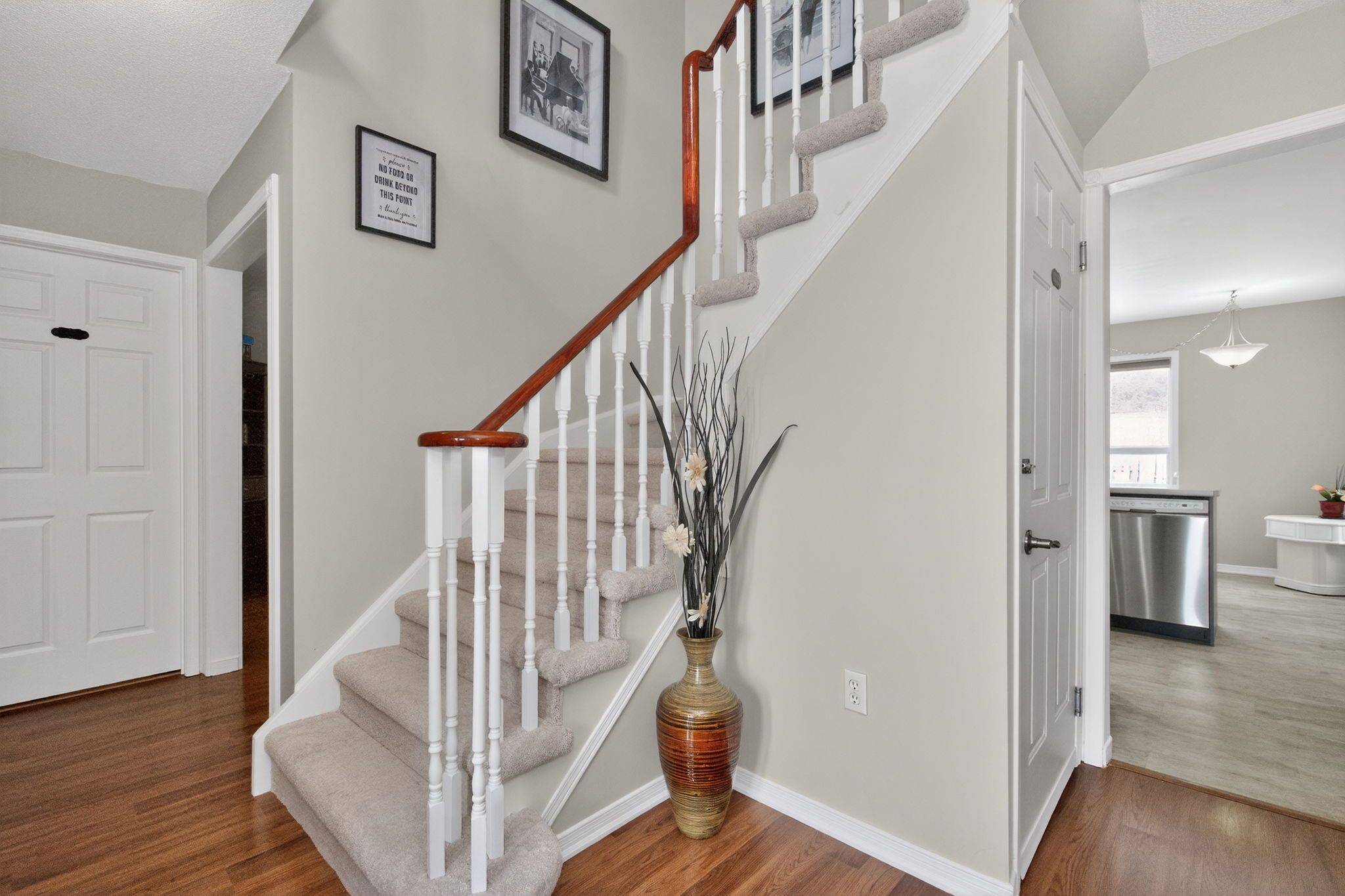 1 Mcdougall DR, Barrie, ON L4N 7J1