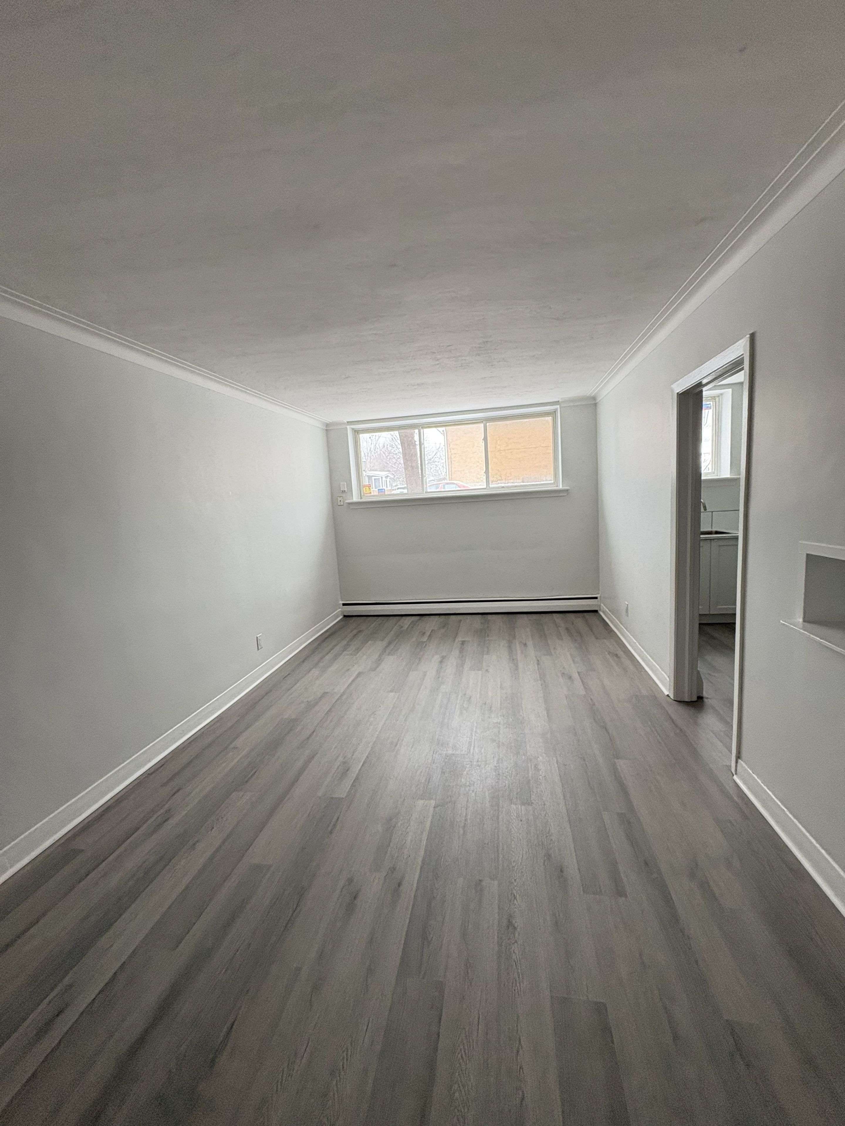 1216 Shillington AVE, Carlington - Central Park, ON K1Z 7Z4