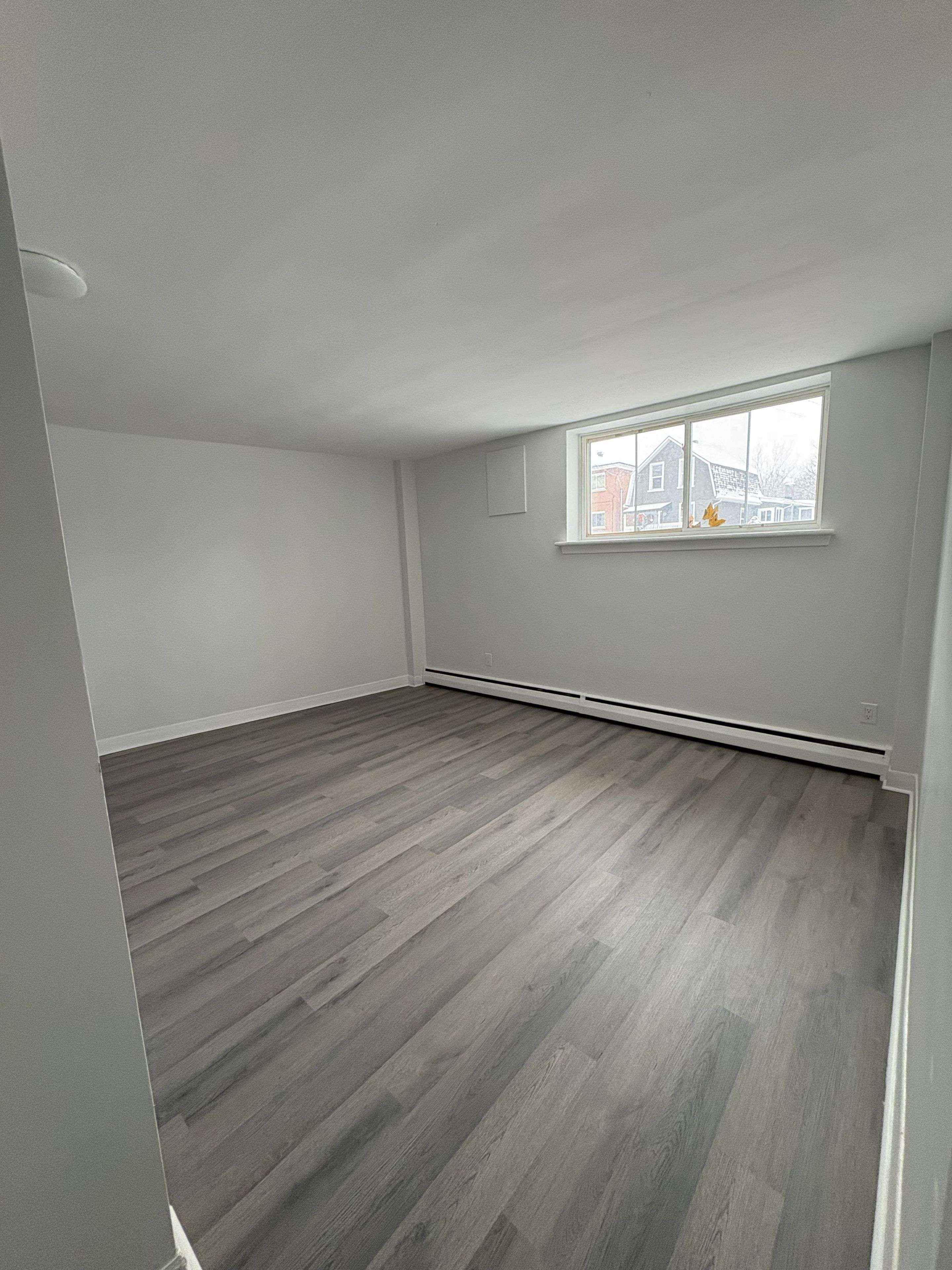 1216 Shillington AVE, Carlington - Central Park, ON K1Z 7Z4